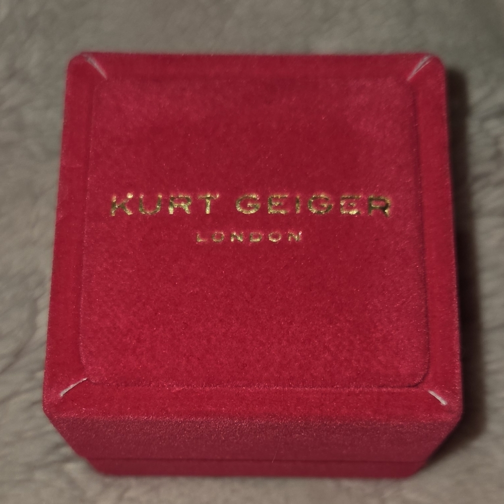 Kurt Geiger Square Stone Cocktail Ring With Turquoise Accents, NWT Size 8 - Picture 3 of 4